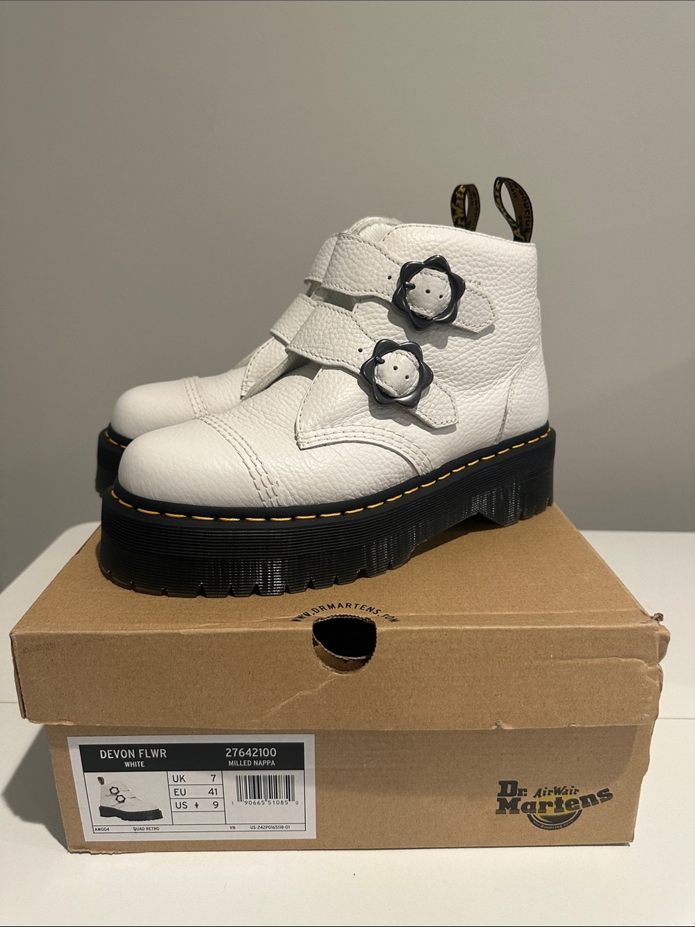 NEW Dr. Martens White Women’s Devon Floral Buckle Platform Boots | Size 9